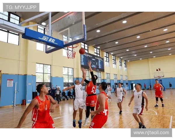 篮球点燃青春激情展现团队精神追逐梦想见证拼搏与荣耀时刻精彩瞬间